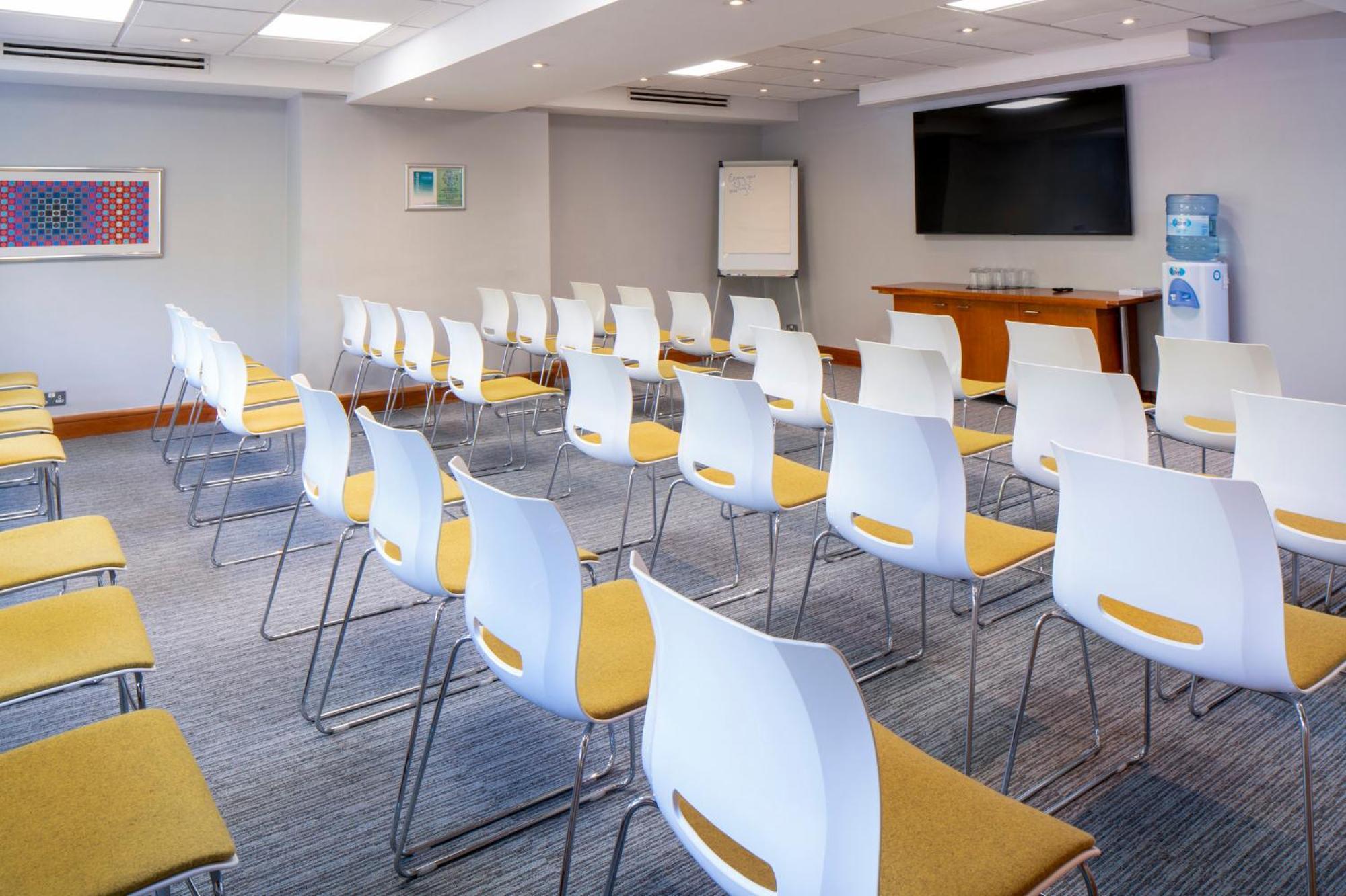Holiday Inn Cambridge By Ihg Girton  Экстерьер фото