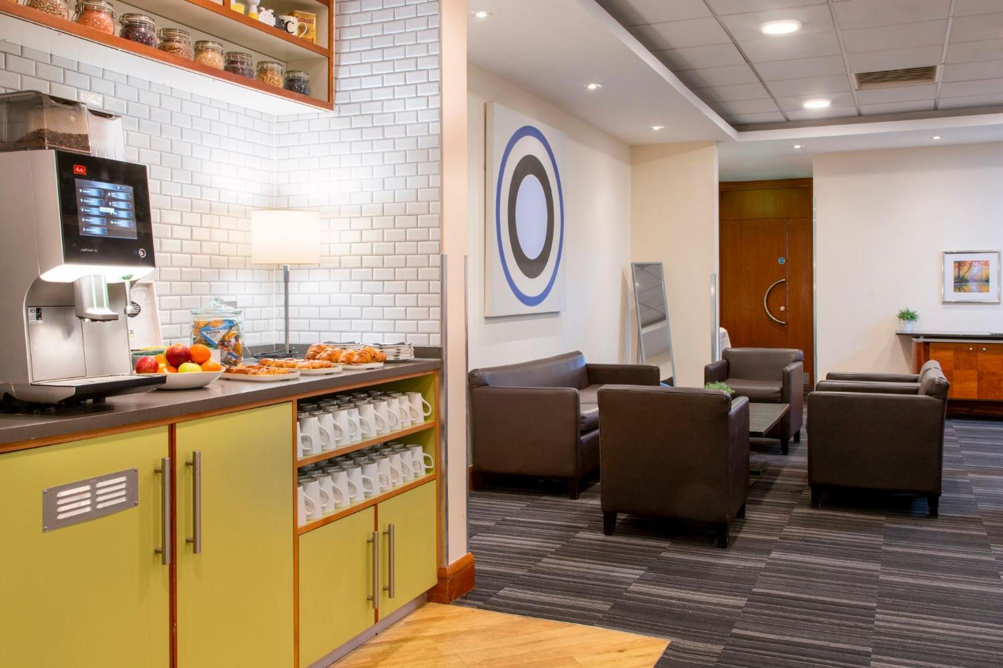 Holiday Inn Cambridge By Ihg Girton  Экстерьер фото
