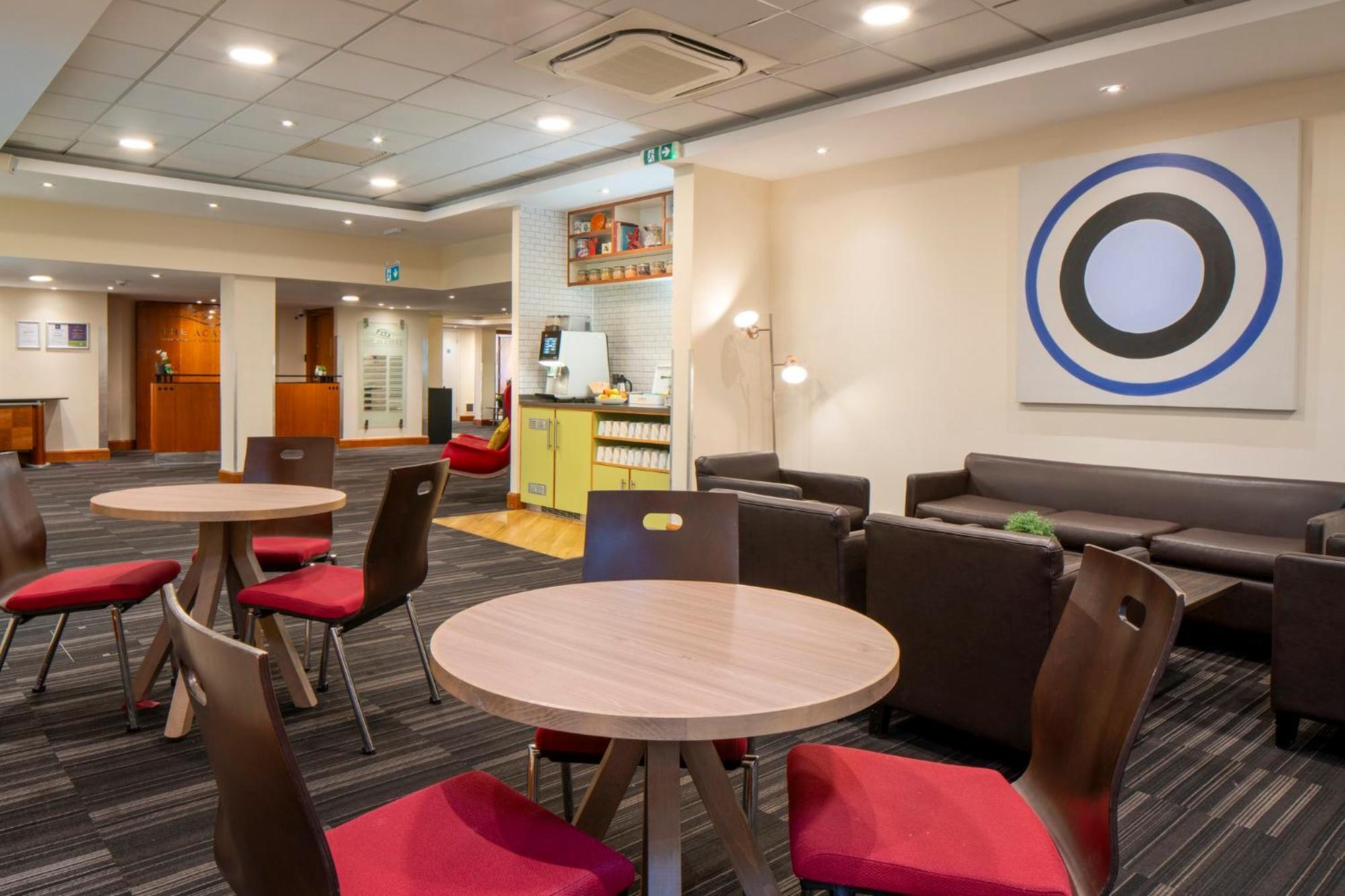 Holiday Inn Cambridge By Ihg Girton  Экстерьер фото